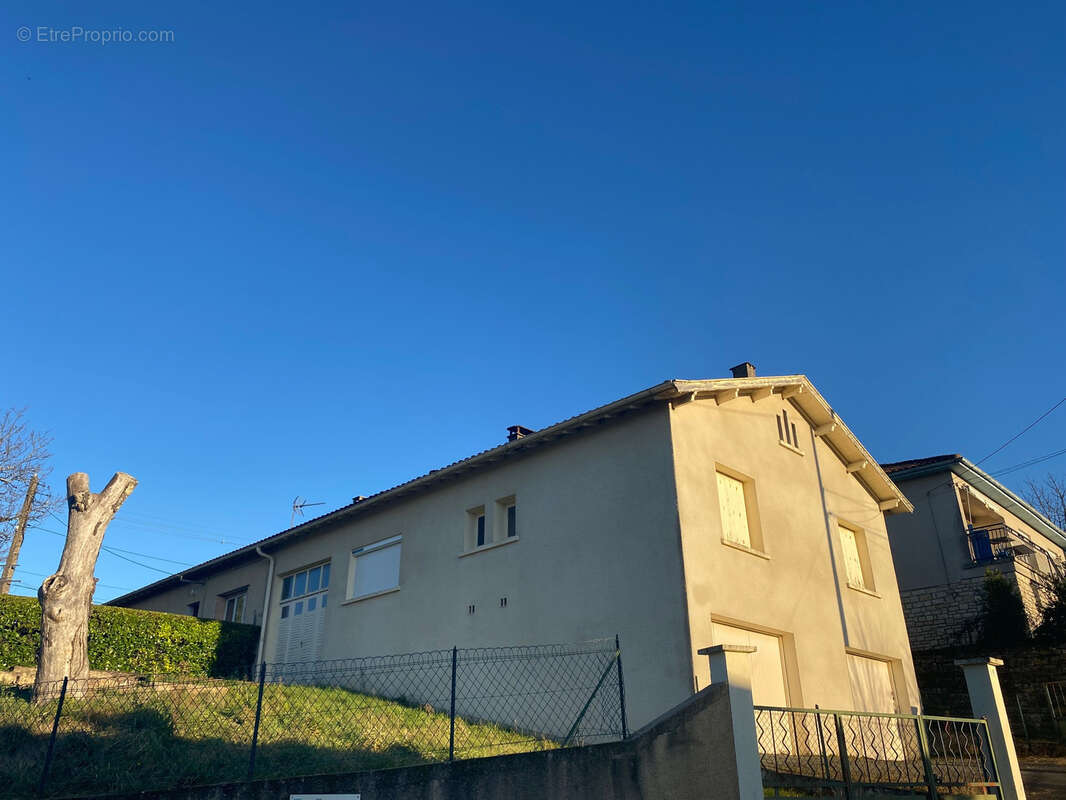 Maison à PUY-L&#039;EVEQUE