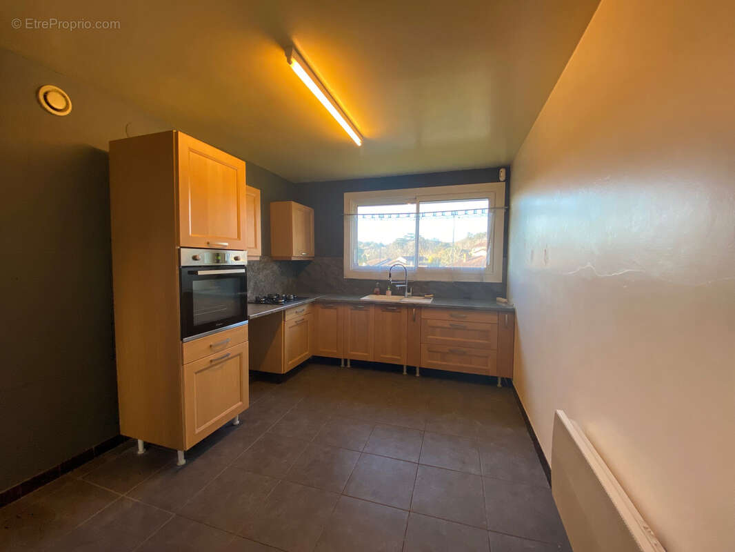 Maison à PUY-L&#039;EVEQUE