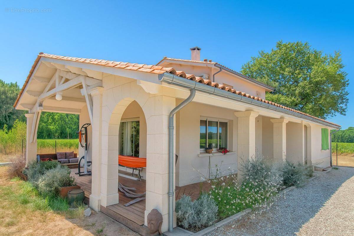 Maison à SAINT-GENES-DE-FRONSAC