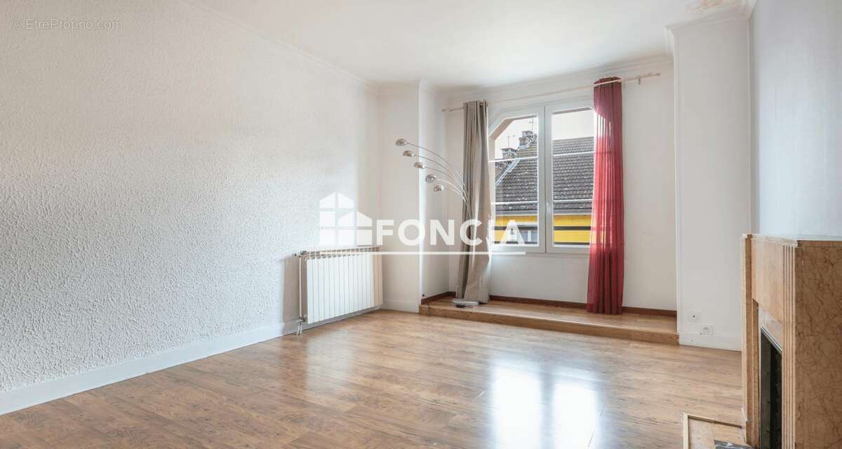 Appartement à FONTAINE