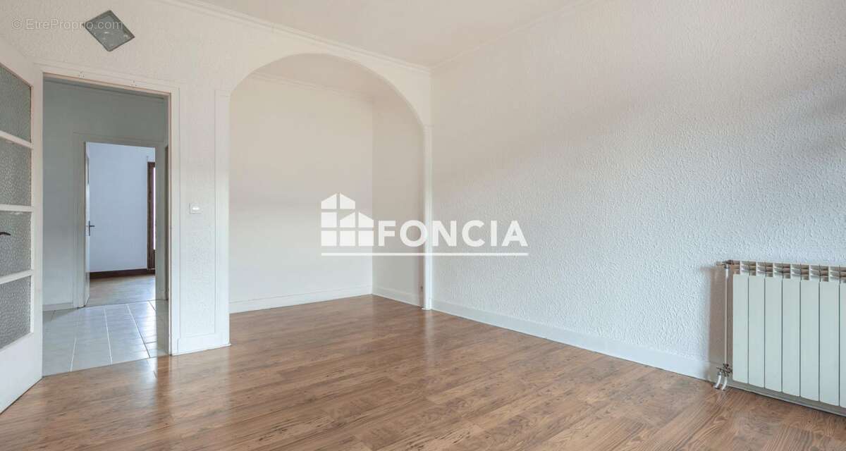 Appartement à FONTAINE