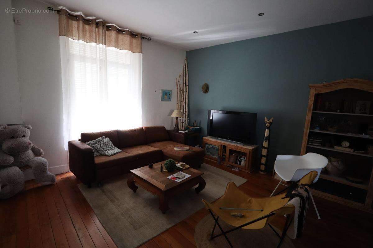 Maison à DANGE-SAINT-ROMAIN