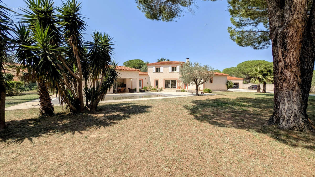 Maison à MONTESQUIEU-DES-ALBERES