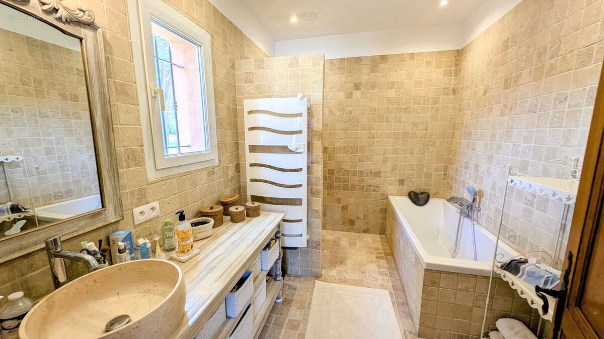 Maison à MONTESQUIEU-DES-ALBERES