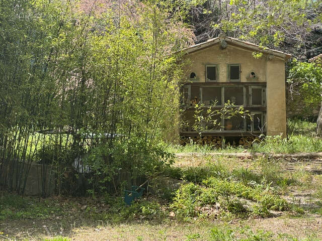 Maison à LA TOUR-D&#039;AIGUES
