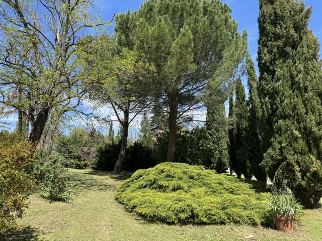 Maison à LA TOUR-D&#039;AIGUES