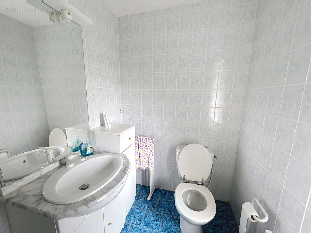 Maison à DEUX-JUMEAUX