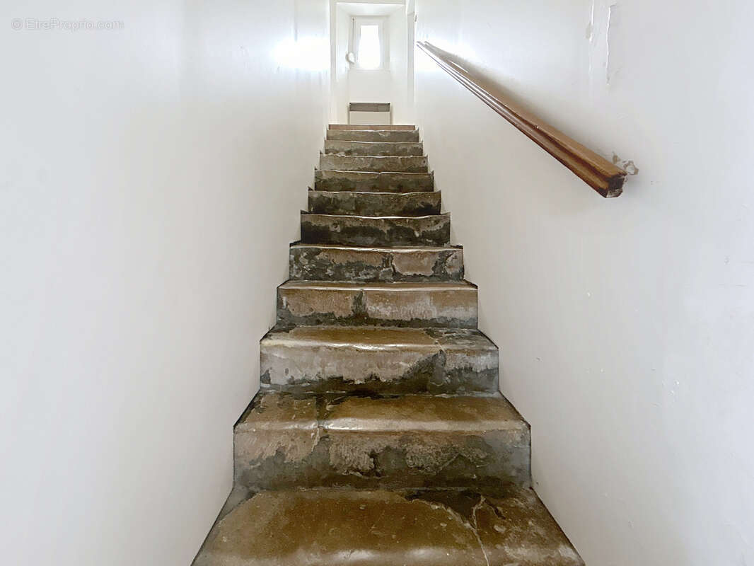 Maison à DEUX-JUMEAUX