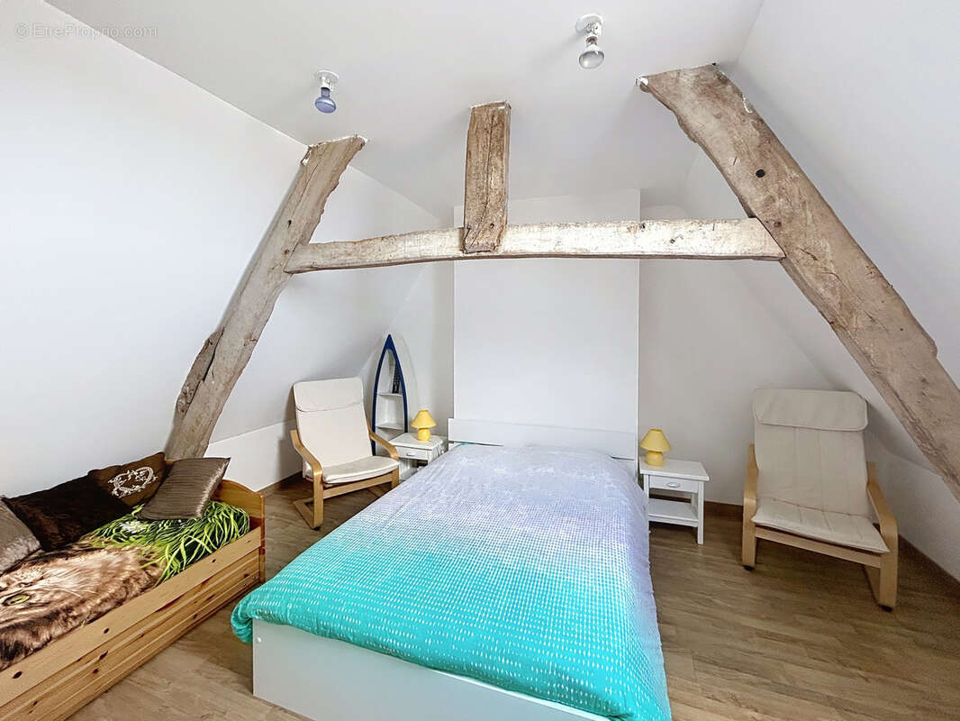 Maison à DEUX-JUMEAUX