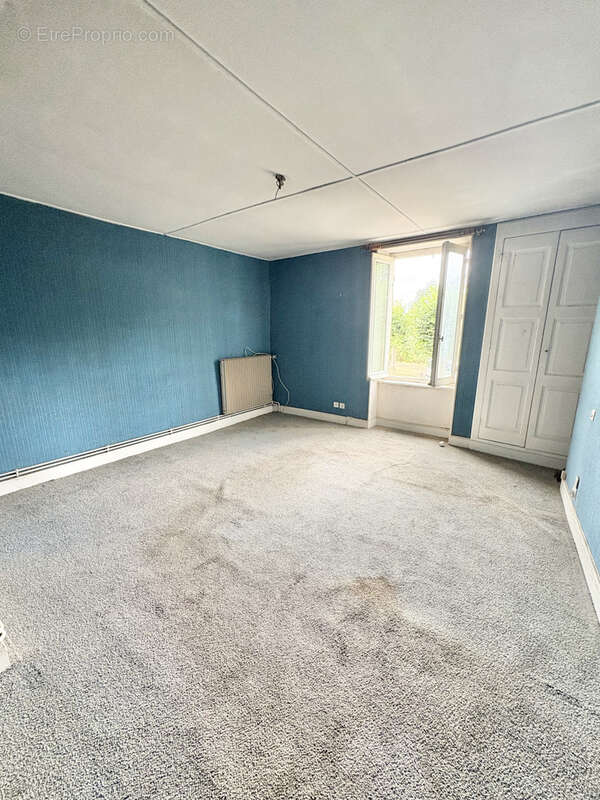 Maison à SAINT-MYON