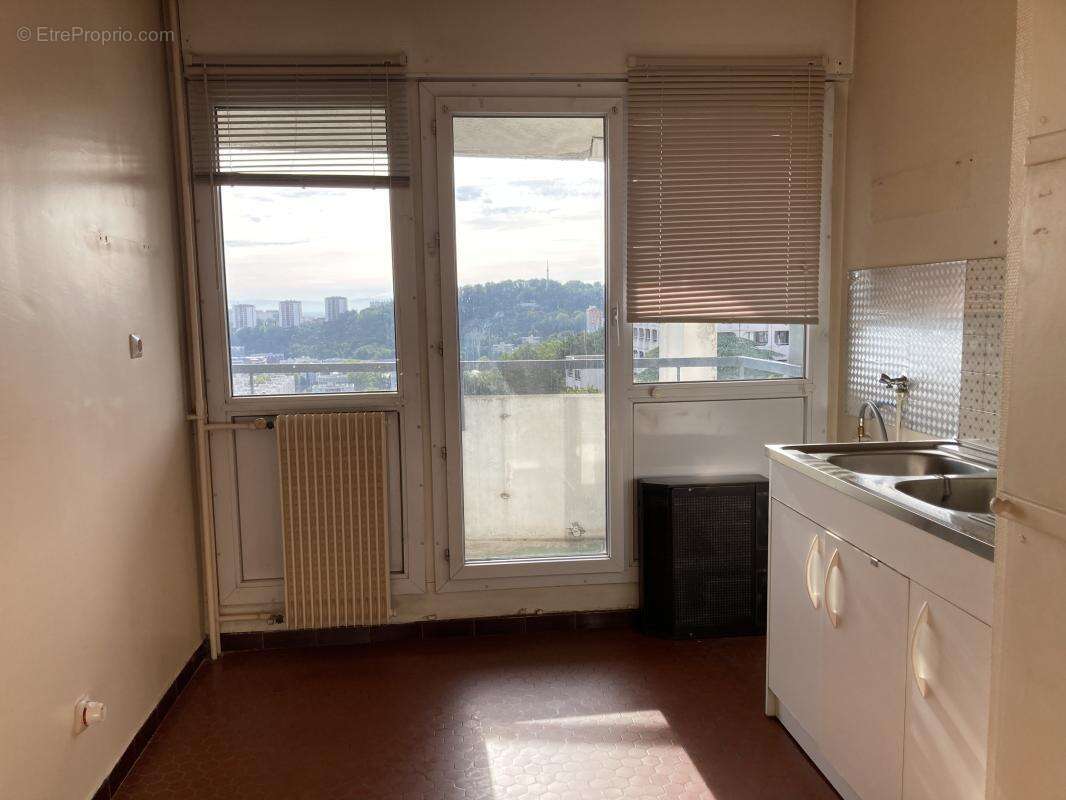 Appartement à LYON-9E