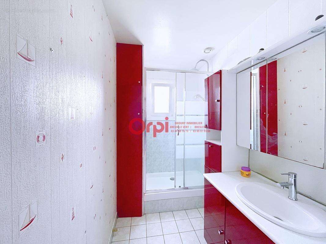 Maison à MOGNEVILLE