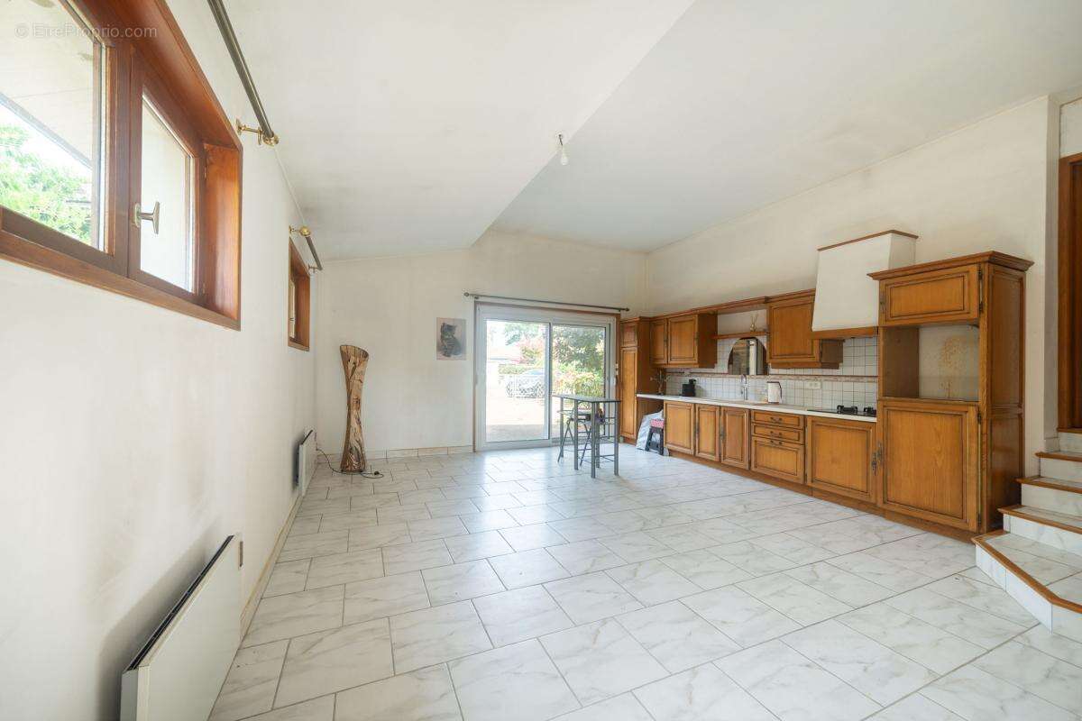 Maison à SAINT-DIDIER-SUR-CHALARONNE