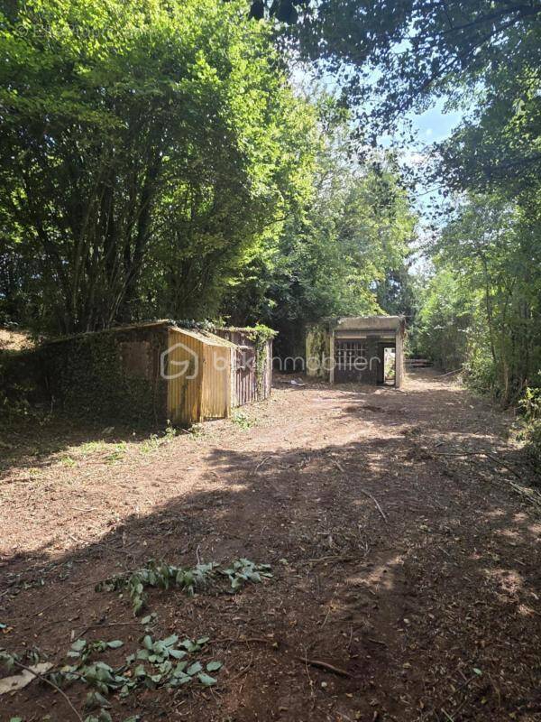 Terrain à SAINTE-GAUBURGE-SAINTE-COLOMBE