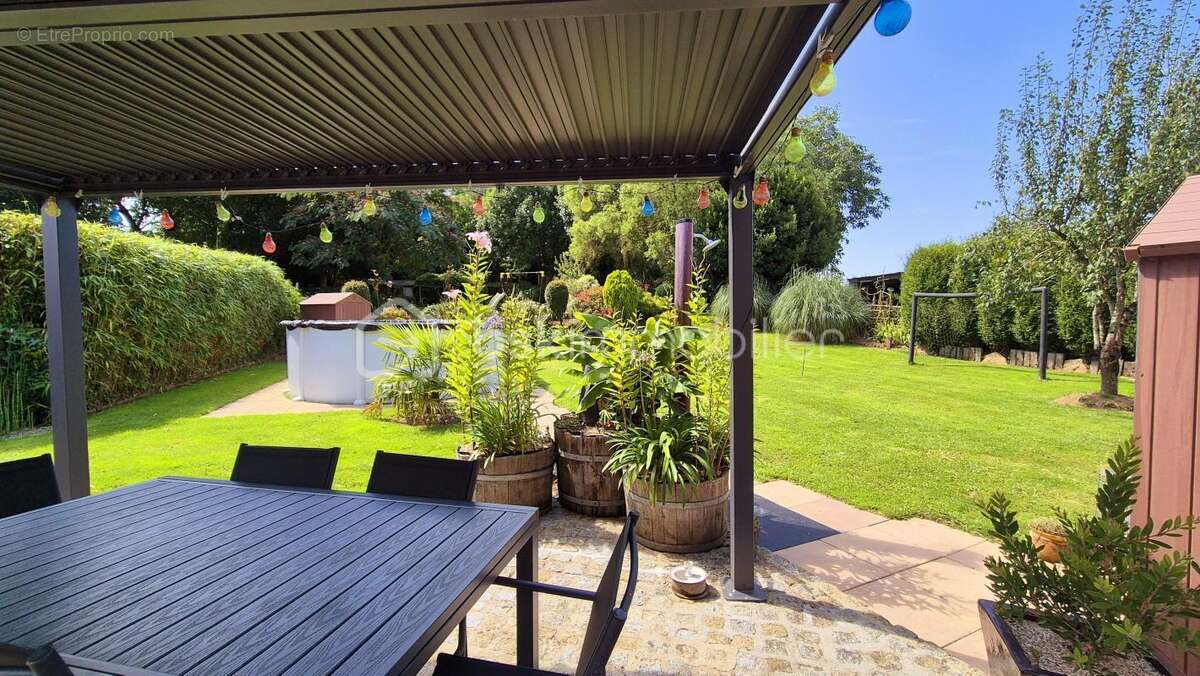 Maison à SAINT-GERMAIN-EN-COGLES