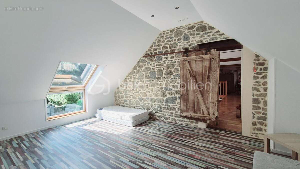 Maison à SAINT-GERMAIN-EN-COGLES