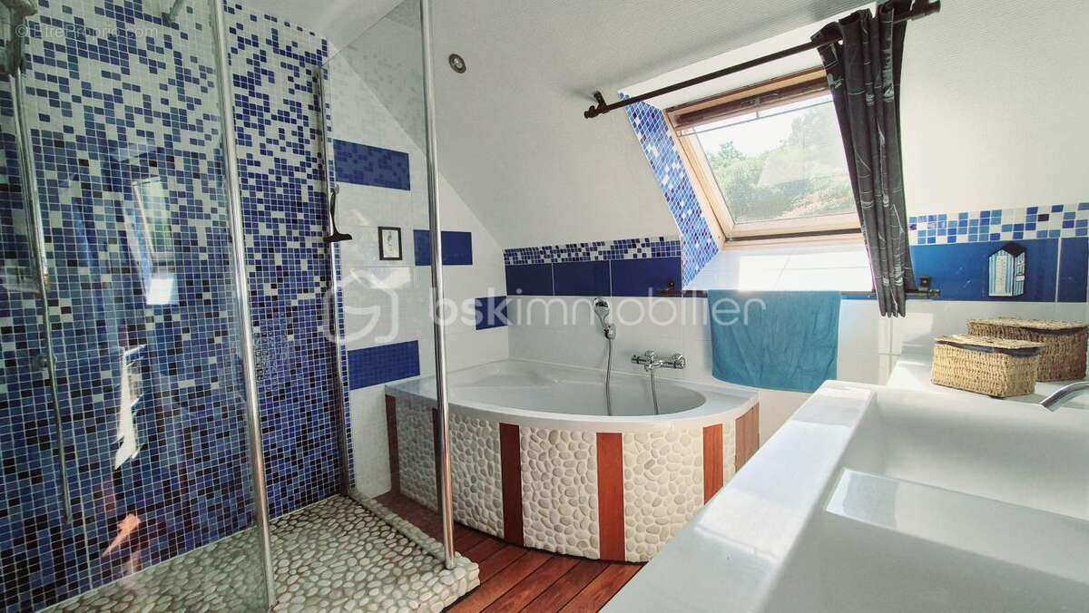 Maison à SAINT-GERMAIN-EN-COGLES