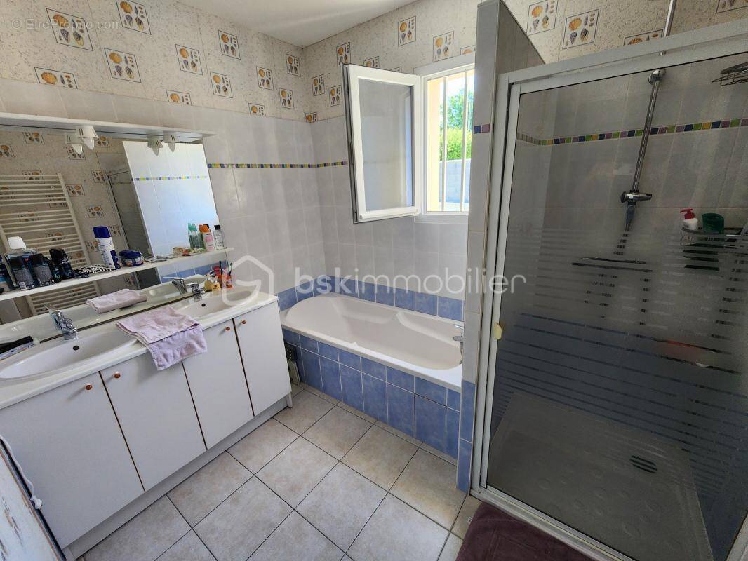 Maison à AZAY-LE-BRULE