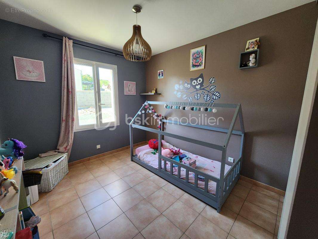 Maison à AZAY-LE-BRULE