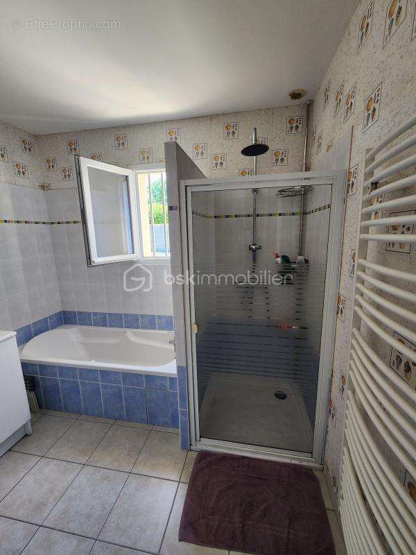 Maison à AZAY-LE-BRULE