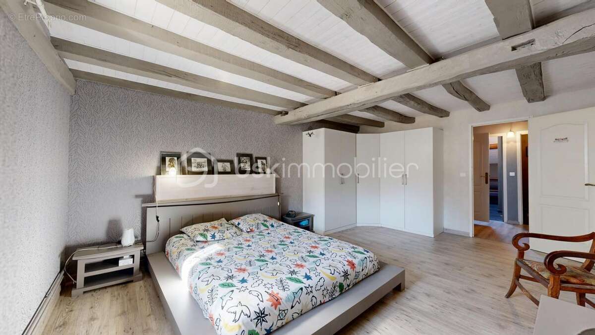 Maison à COMPREIGNAC