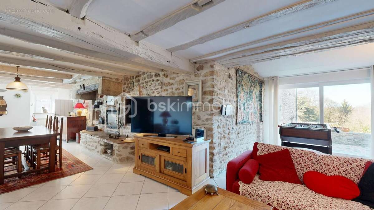 Maison à COMPREIGNAC