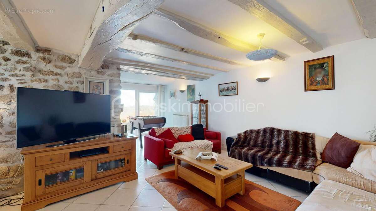 Maison à COMPREIGNAC