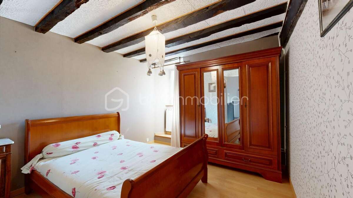 Maison à COMPREIGNAC