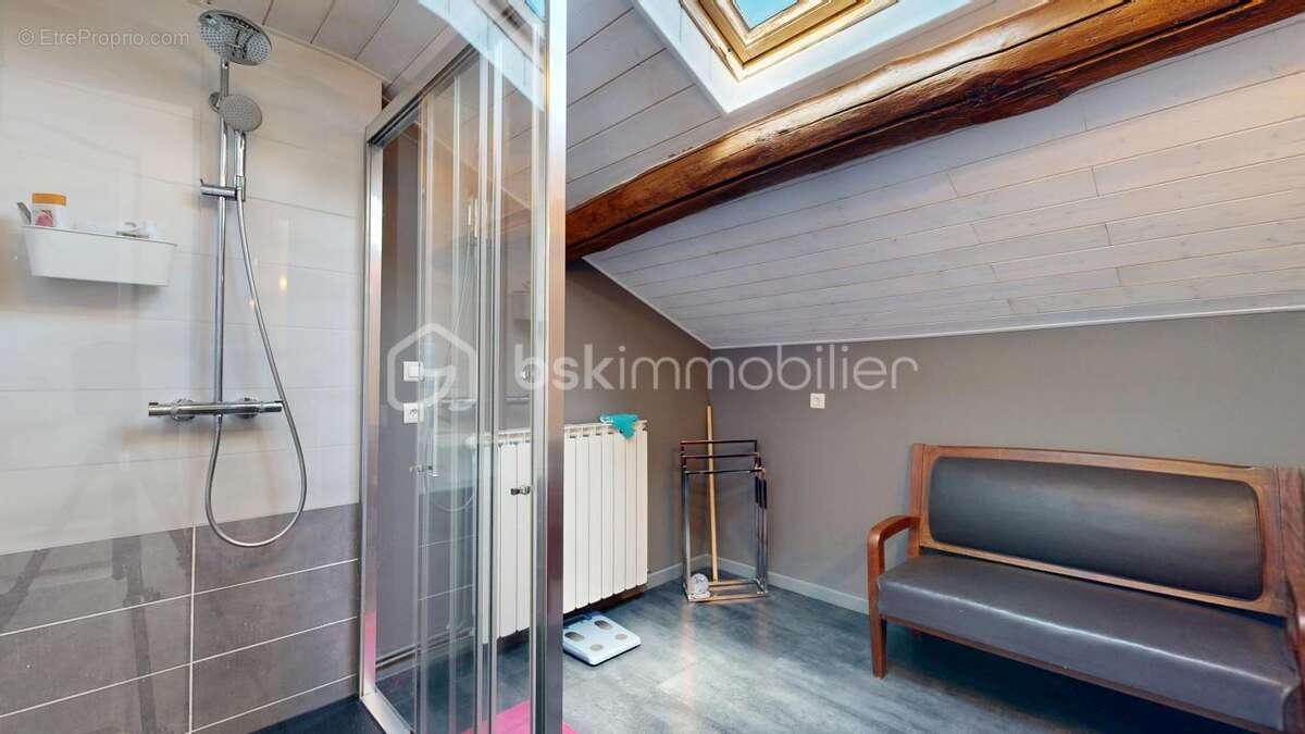 Maison à COMPREIGNAC