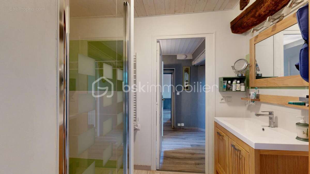 Maison à COMPREIGNAC