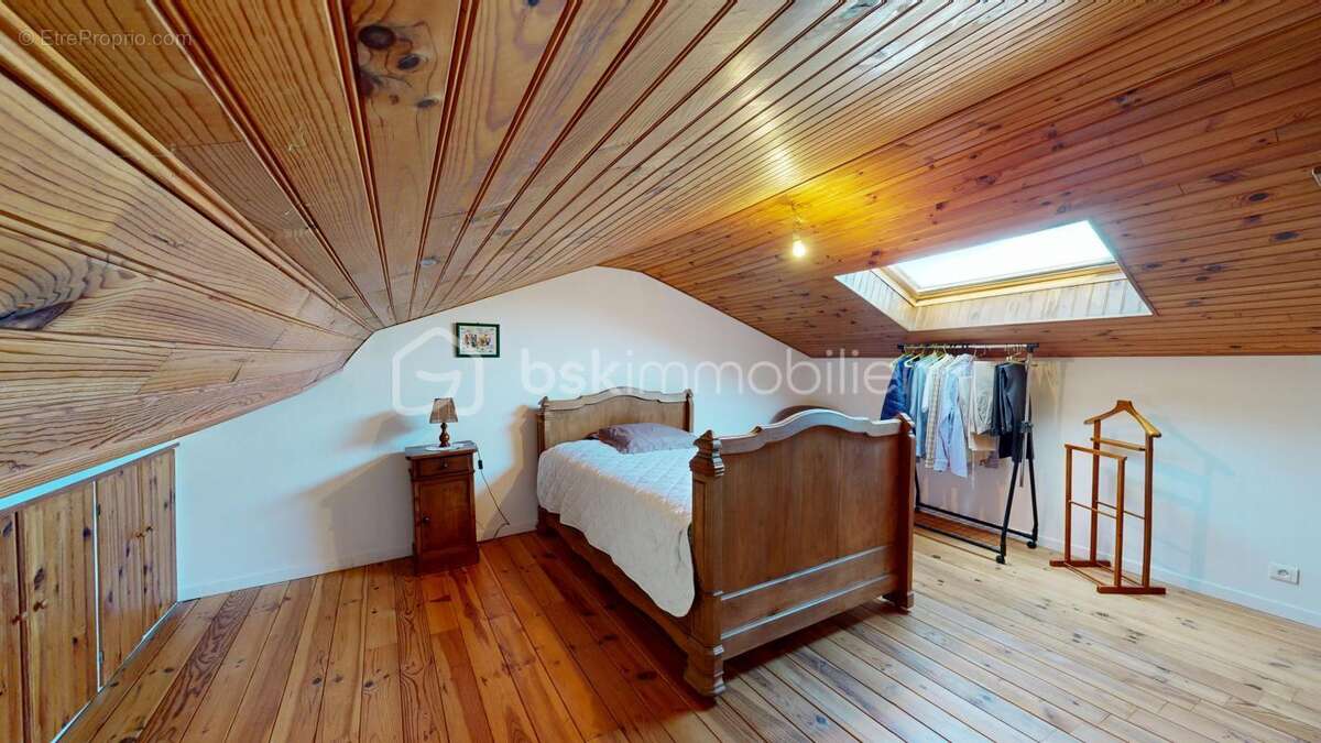 Maison à COMPREIGNAC