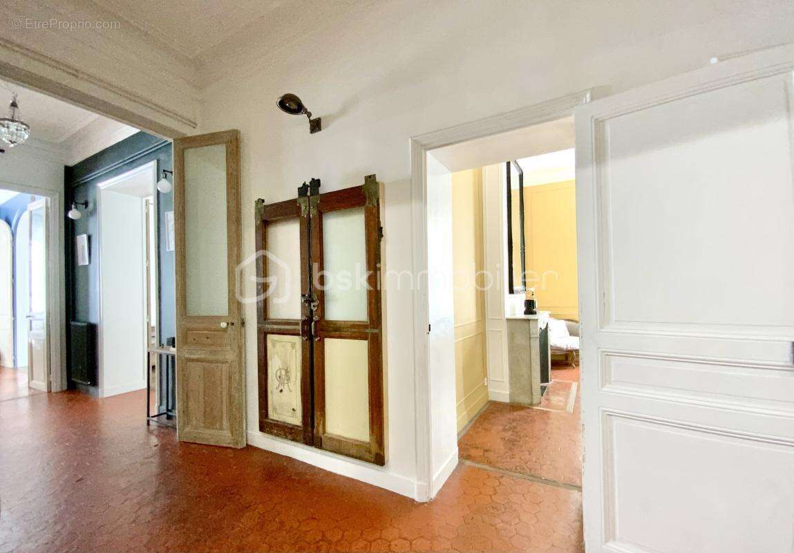 Appartement à MARSEILLE-6E