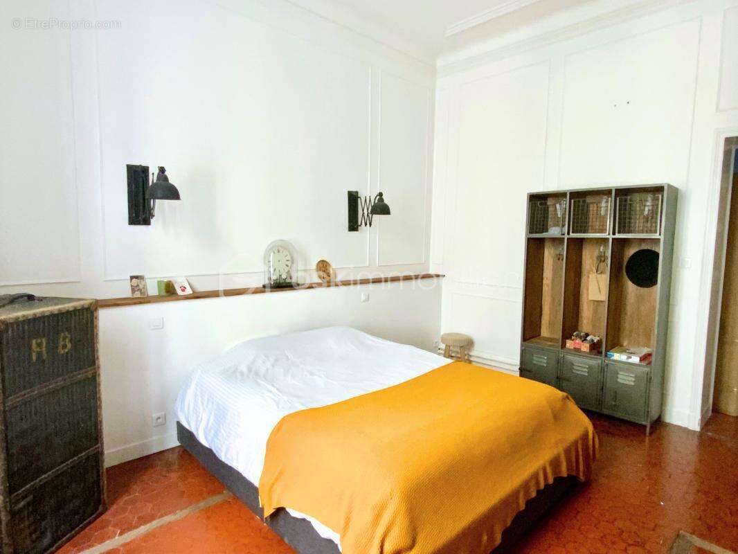 Appartement à MARSEILLE-6E