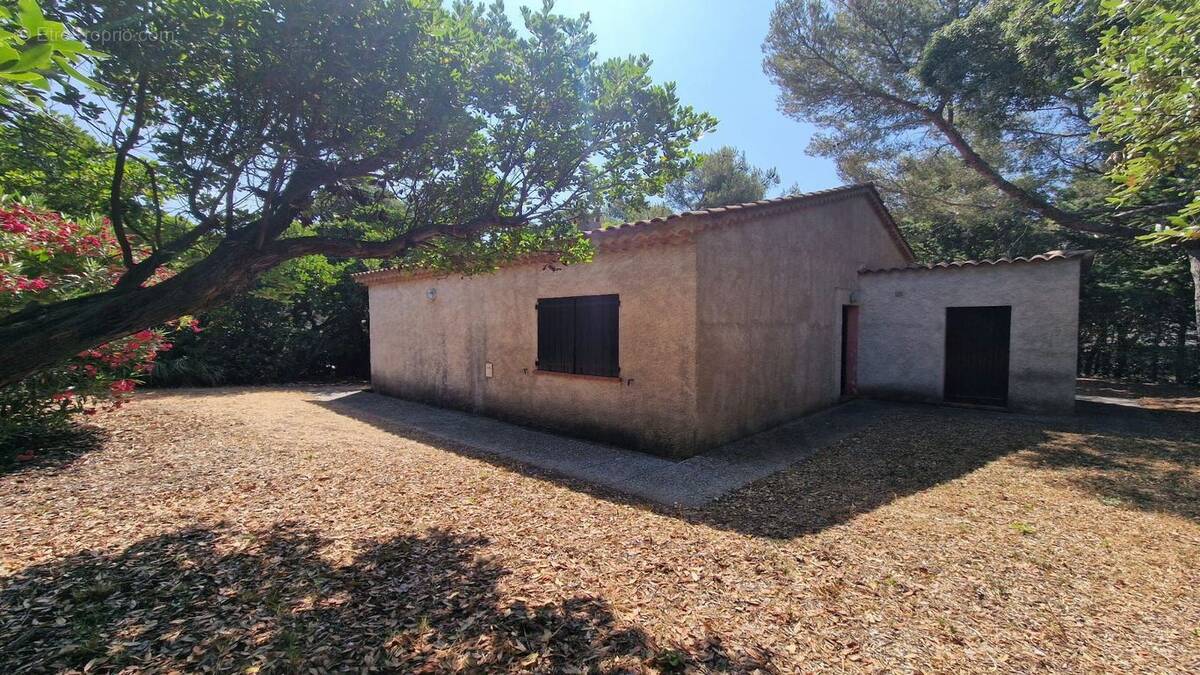 Maison à LES ISSAMBRES