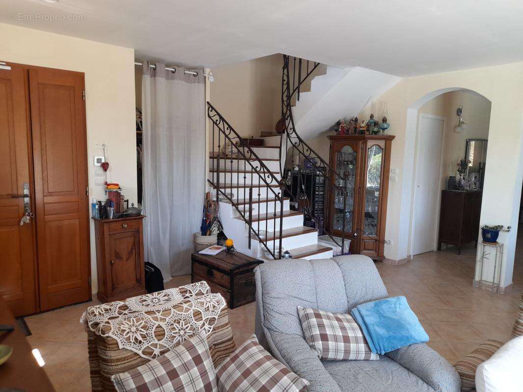 Maison à GINASSERVIS