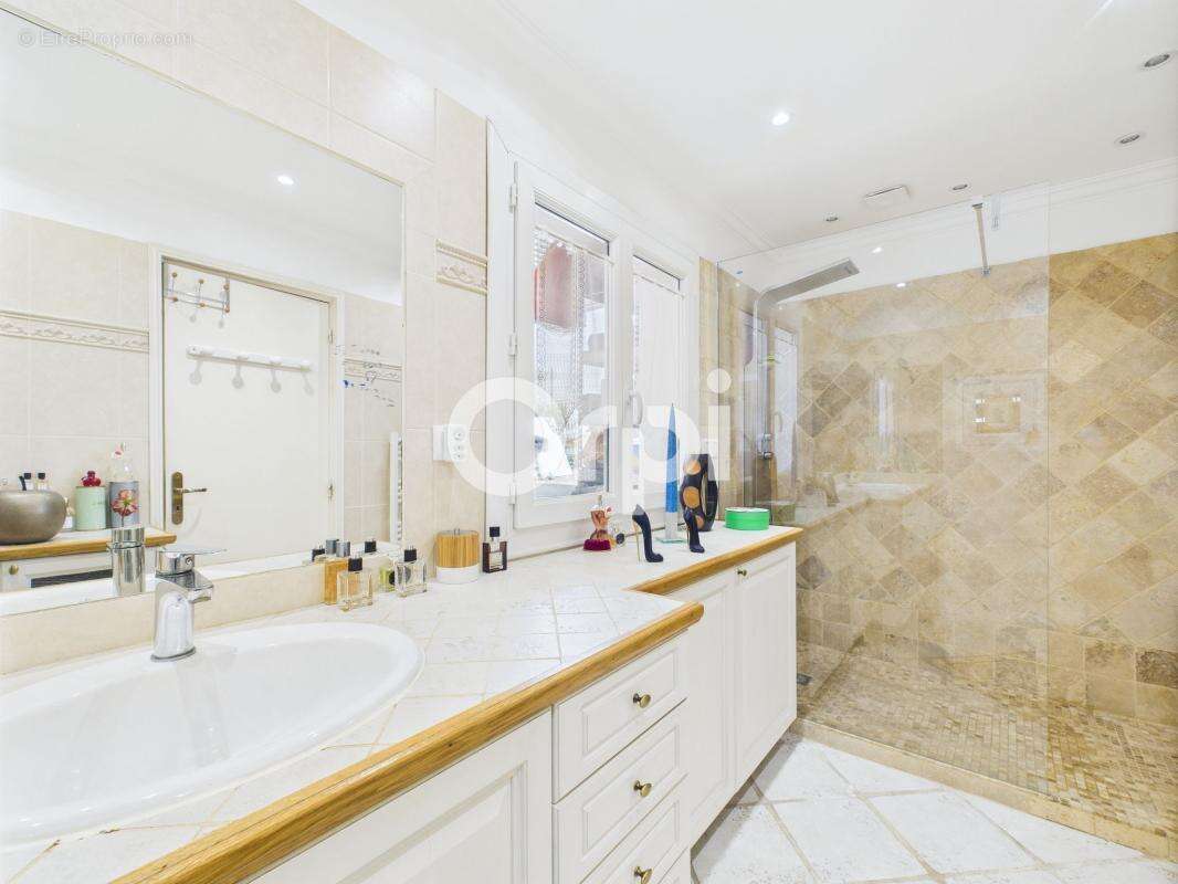 Maison à LES ADRETS-DE-L&#039;ESTEREL