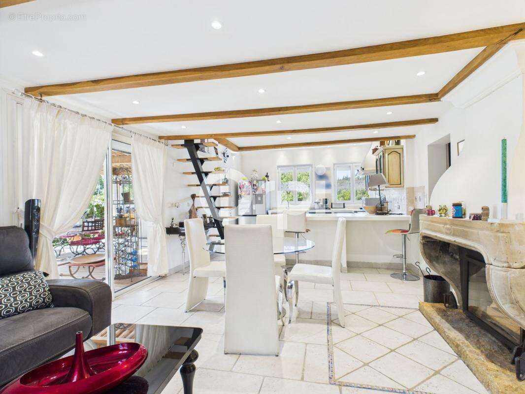 Maison à LES ADRETS-DE-L&#039;ESTEREL