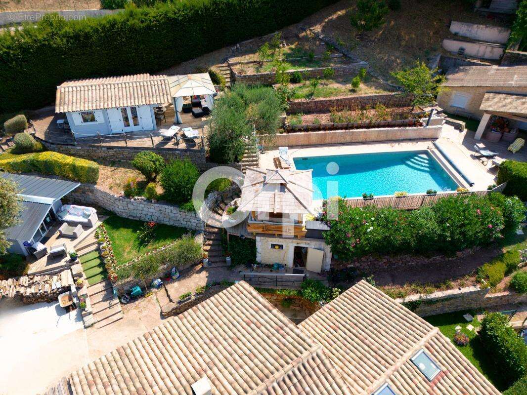 Maison à LES ADRETS-DE-L&#039;ESTEREL