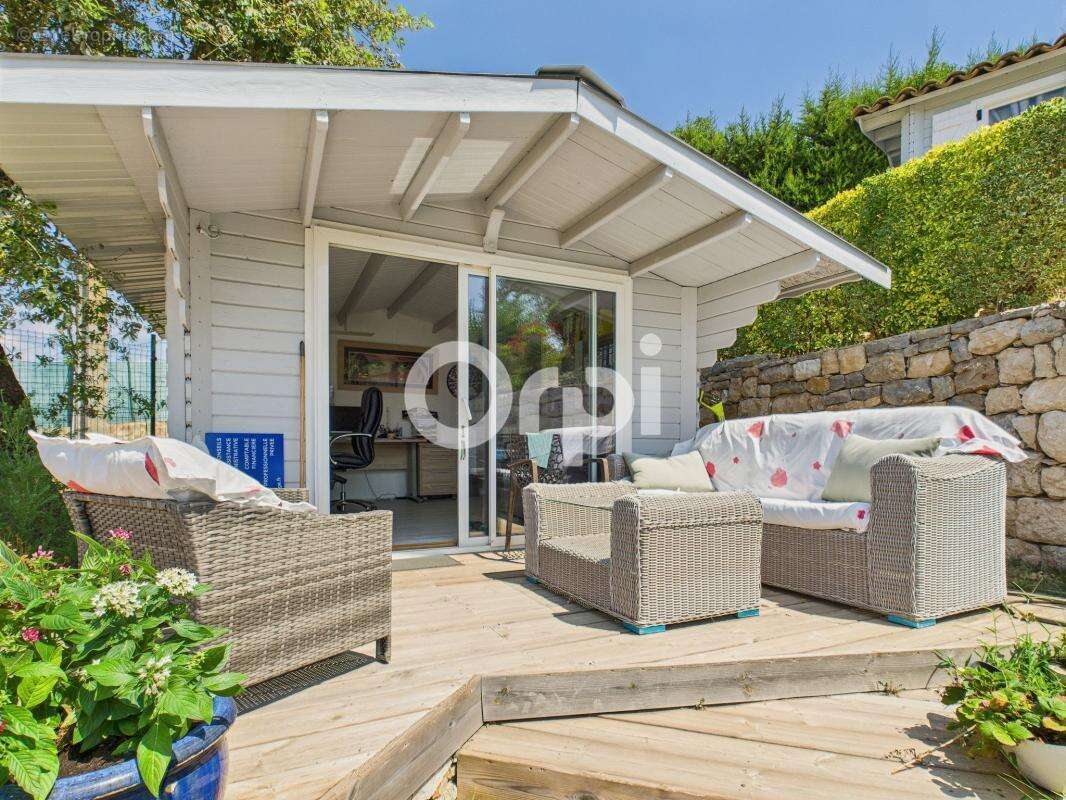 Maison à LES ADRETS-DE-L&#039;ESTEREL