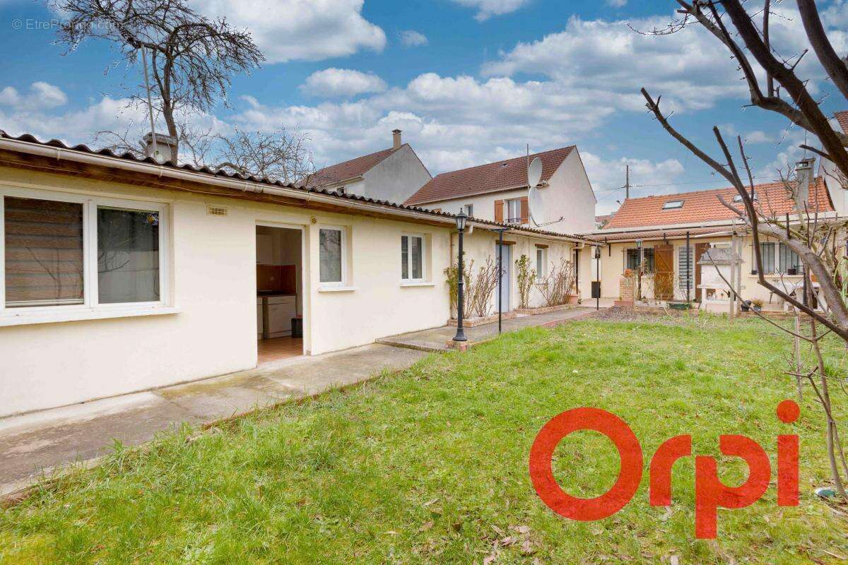 Maison à LE BLANC-MESNIL