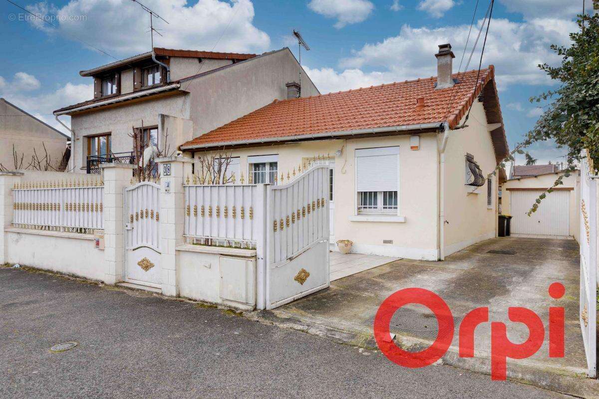 Maison à LE BLANC-MESNIL