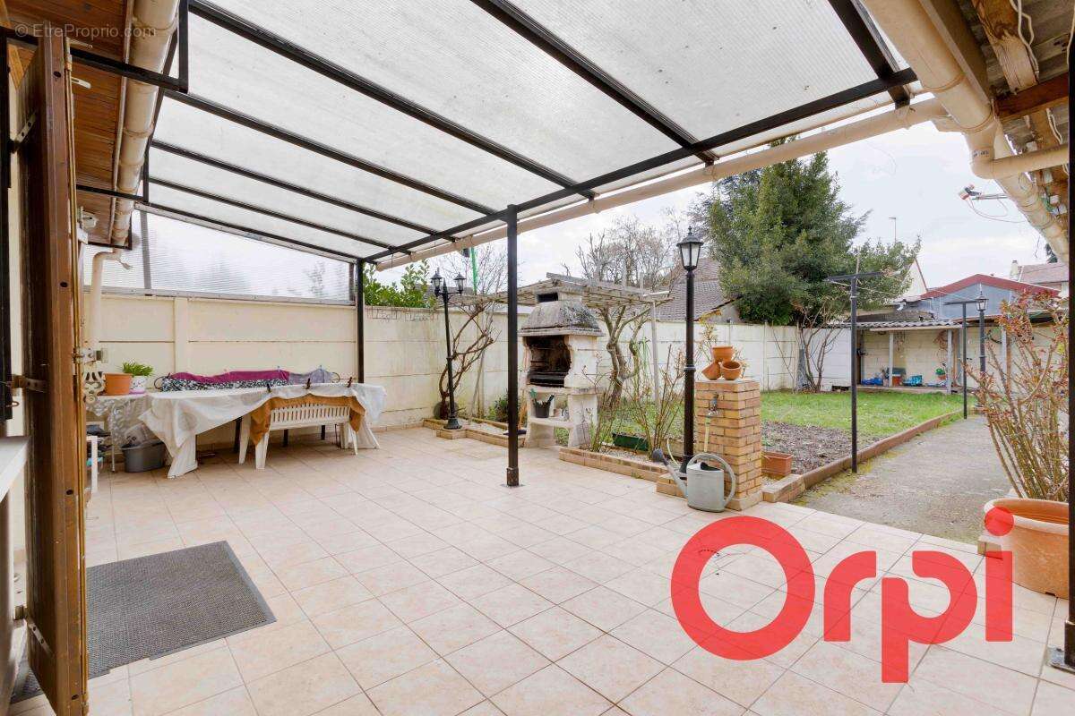 Maison à LE BLANC-MESNIL