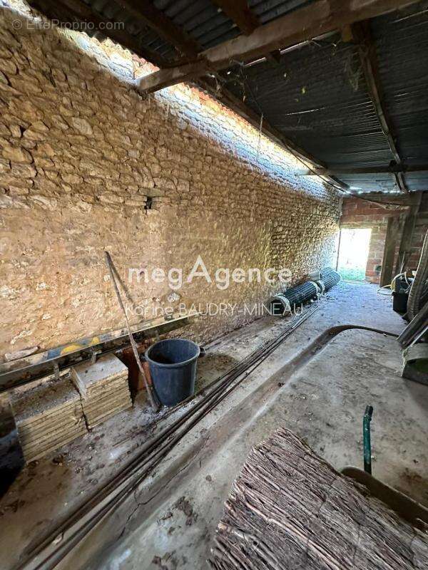 Terrain à SAINT-GEORGES-LES-BAILLARGEAUX