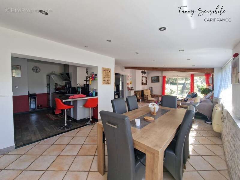 Maison à SEILLONS-SOURCE-D&#039;ARGENS