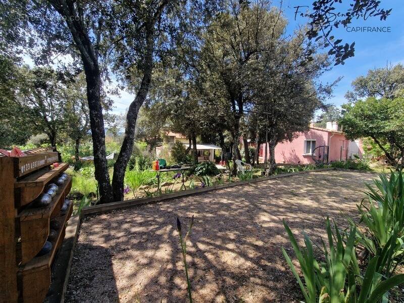 Maison à SEILLONS-SOURCE-D&#039;ARGENS