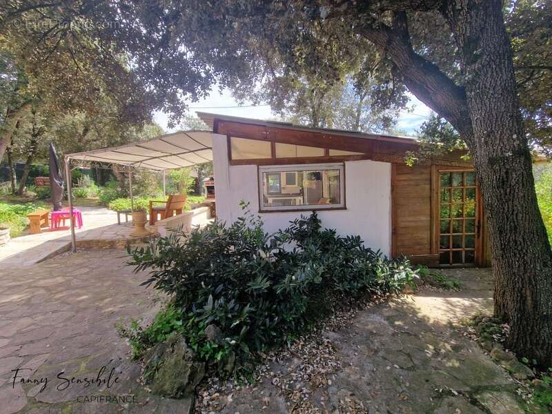 Maison à SEILLONS-SOURCE-D&#039;ARGENS