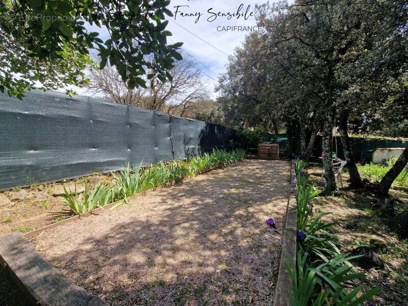 Maison à SEILLONS-SOURCE-D&#039;ARGENS