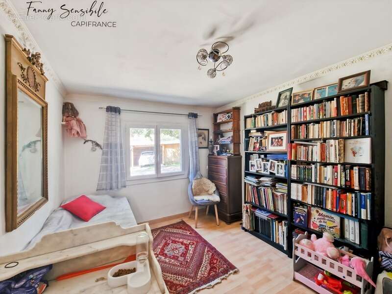 Maison à SEILLONS-SOURCE-D&#039;ARGENS