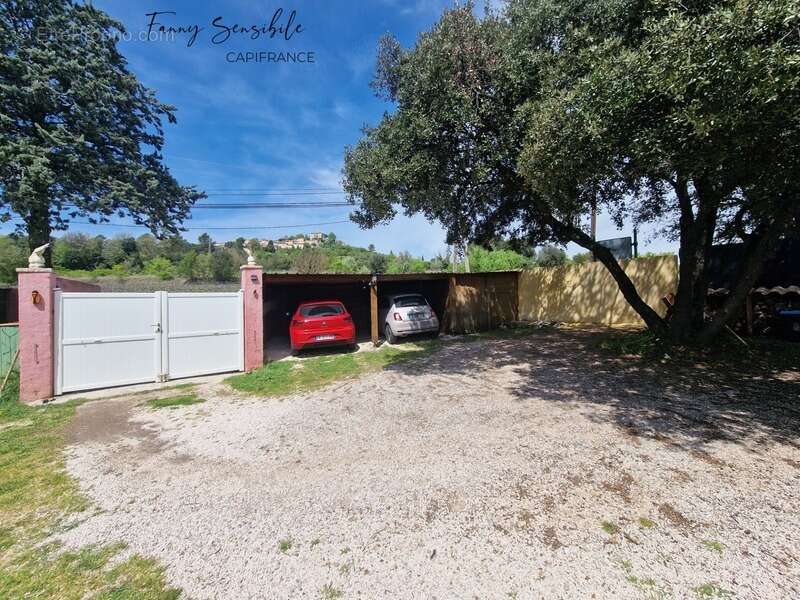Maison à SEILLONS-SOURCE-D&#039;ARGENS