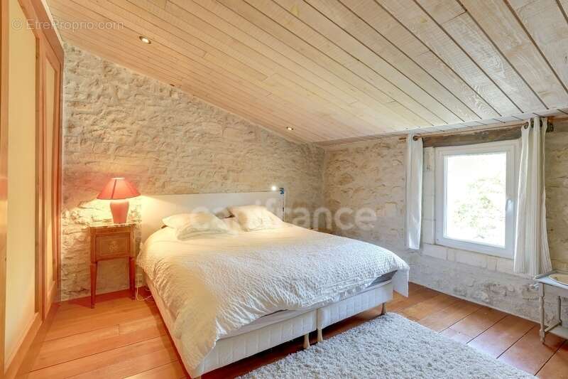 Maison à SAINT-SULPICE-DE-ROYAN